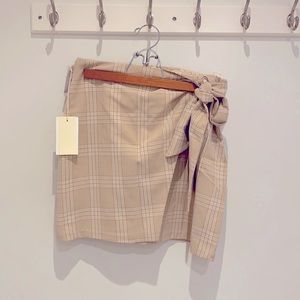Beige Aritzia Skirt, 8